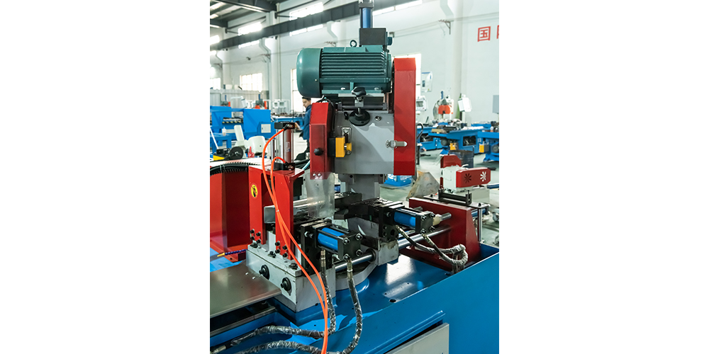 425伺服轉(zhuǎn)角切管機(jī)